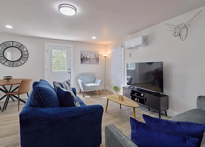 The Escape - Spacious 2bd * Dunlap