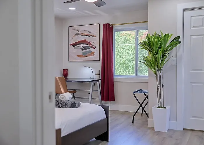The Escape - Spacious 2bd Casa de férias Dunlap